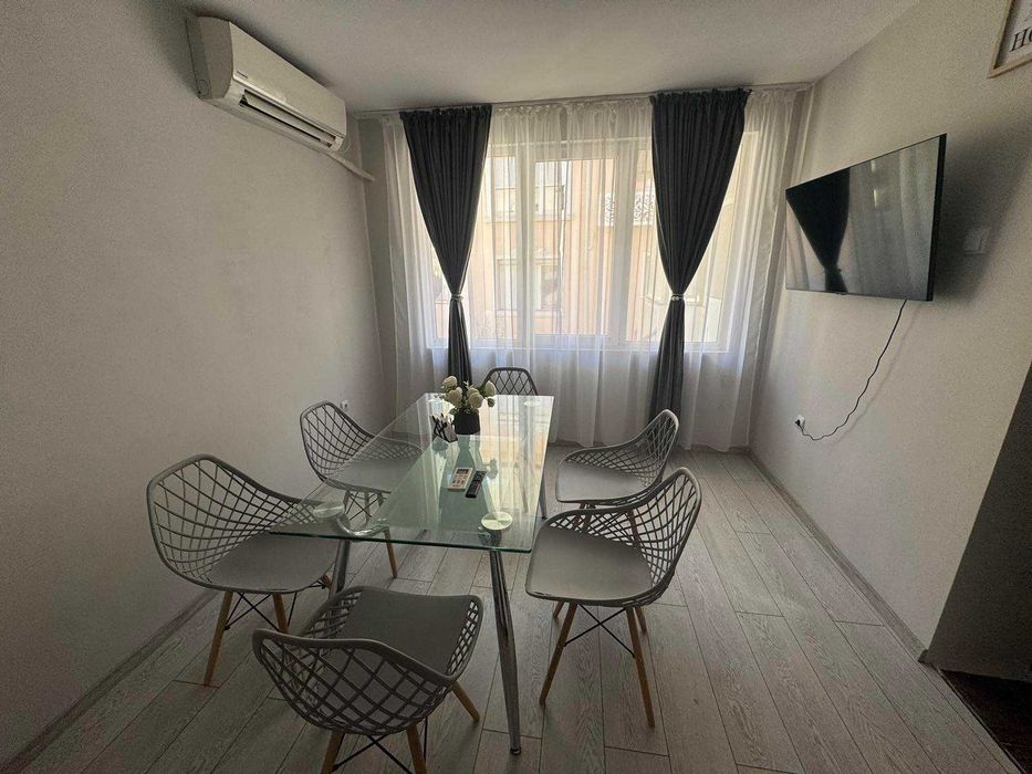 Продава се Тристаен апартамент в Плевен, 9-ти квартал - 85 кв.м за 1648 €/кв.м - Снимка #1