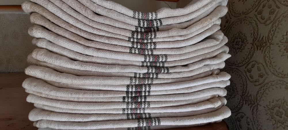 Ștergare, fete de masă, saci țesute la razboi