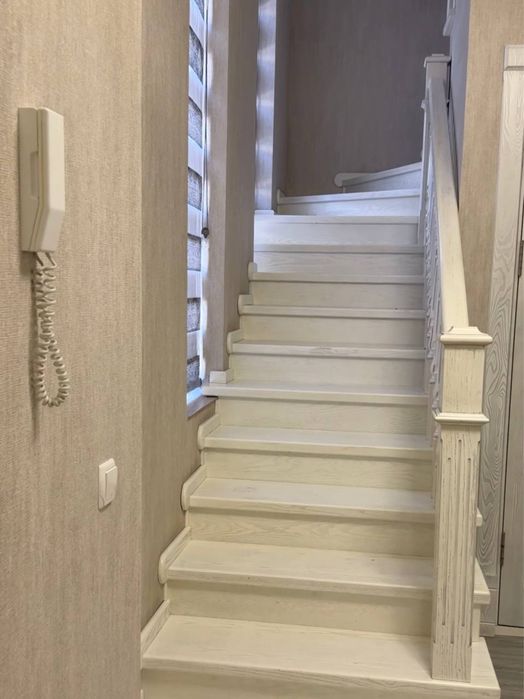 Замонавий коттедж сотилади, 2 каватли, 4 хонали (Hi-tech услубида)