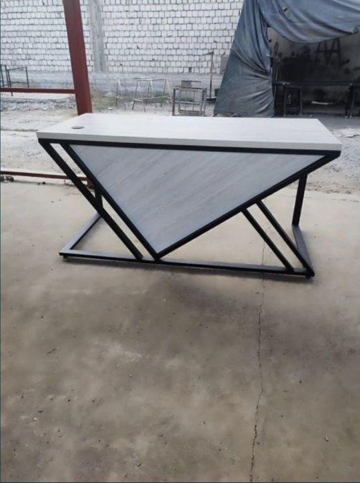 Лофт Стол и стелаж