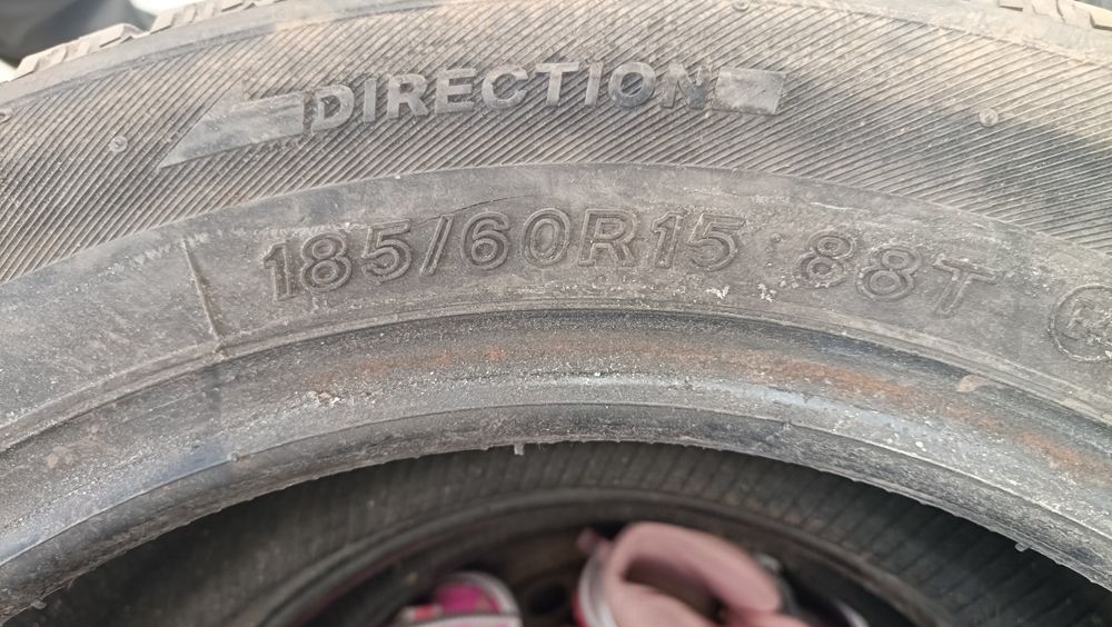 продам пару зимних шин