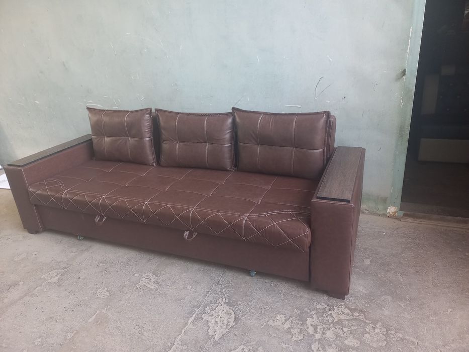 Divan razmer 2.40 m