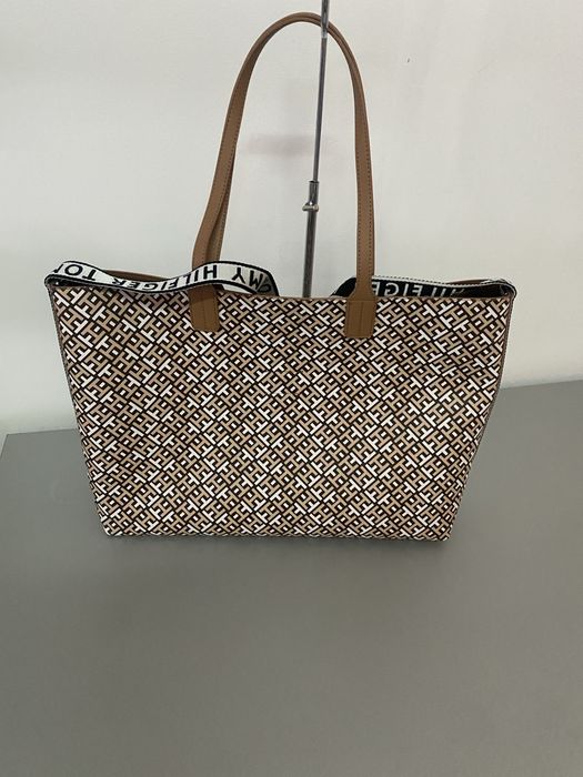 Geanta Tommy Hilfinger