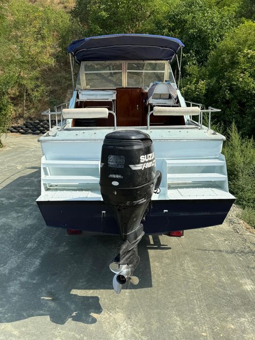 Cabinata Chris Craft Catalina 33