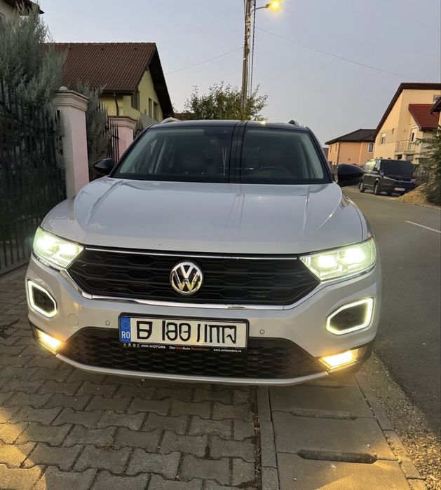 Volkswagen T-Roc 2.0 TDI 150 CP DSG 4Motion – Panoramic – Piele bicoloră – 121.297 km