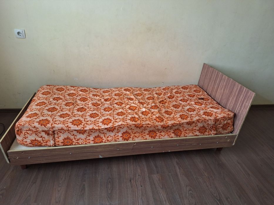 Кровать подростковая б/у  2шт Сергилида