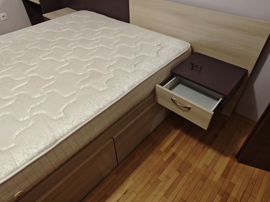 Спалня 140 на 200 плюс нощни шкафчета и скрин