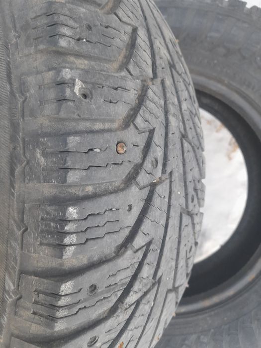 Nokian 235/65/16C 2шт.