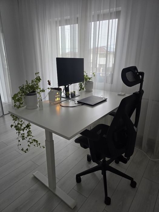 Birou electric Ikea 140×80  + scaun