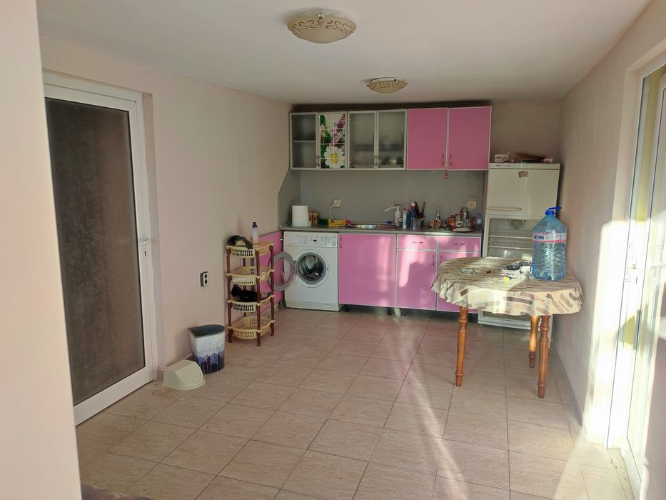 Дава се под наем Къща в с. Стражница, Област Кърджали - 140 кв.м за 316.2 € - Снимка #10