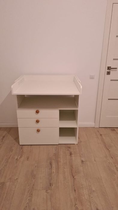Vand masa pentru infasat bebelusi Ikea Smastad