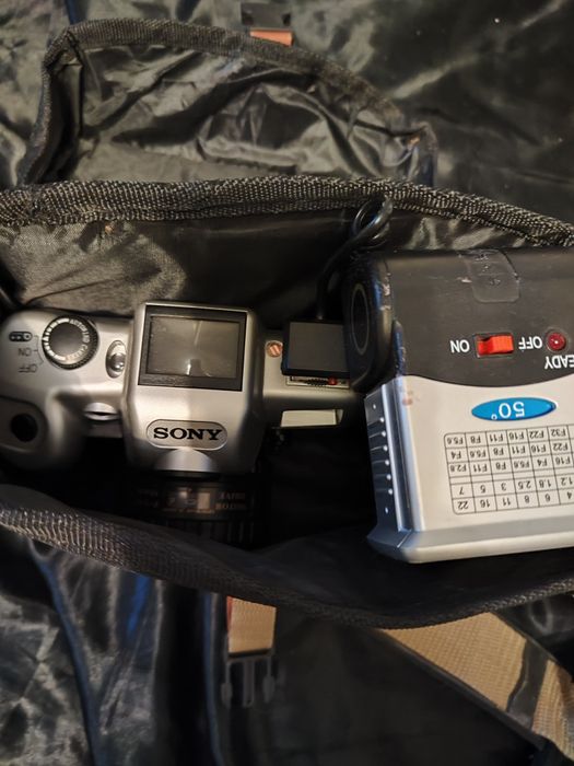 Aparat foto profesional Sony vintage cu gentuta