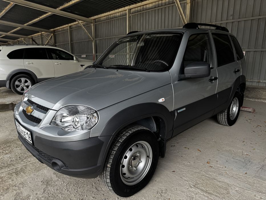 Chevrolet Niva пробег 9.300 км
