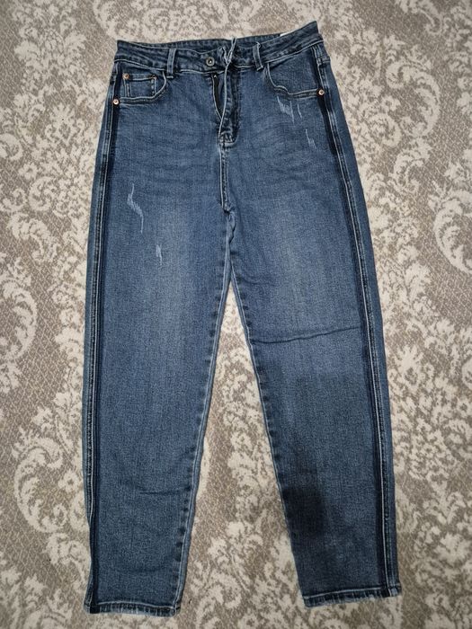 Продаются Джинсы женские