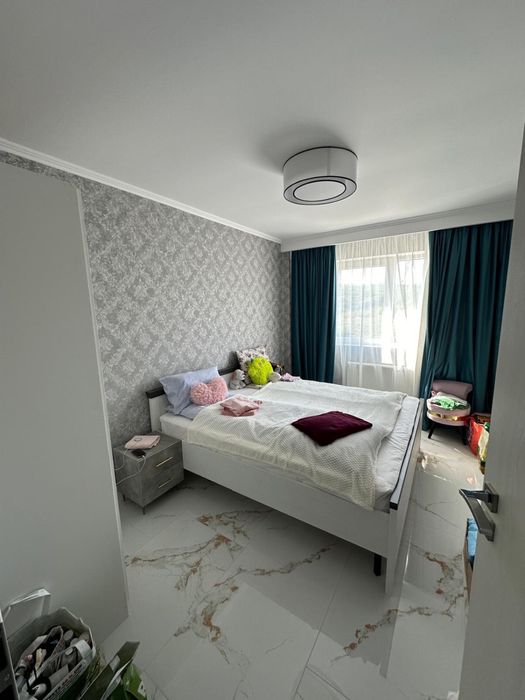 Inchiriez apartament 3 camere Vivo in REGIM HOTELIER