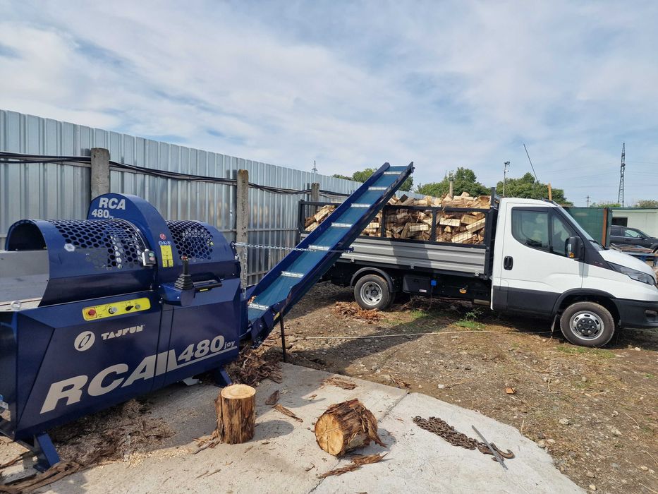 Lemn de foc cu transport la domiciliu.