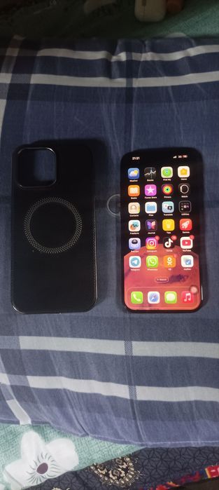 Продам Apple 16-про-мах-256-гб-1-сим+е-сим-цкль120-ёмкость-100-процент