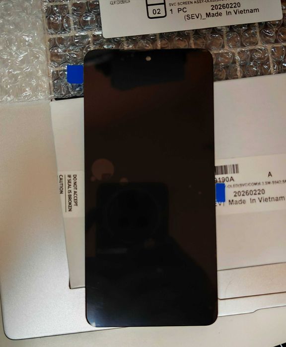 Нов Оригинален LCD Дисплей за Samsung Galaxy S26 5G S942 / Гаранция /