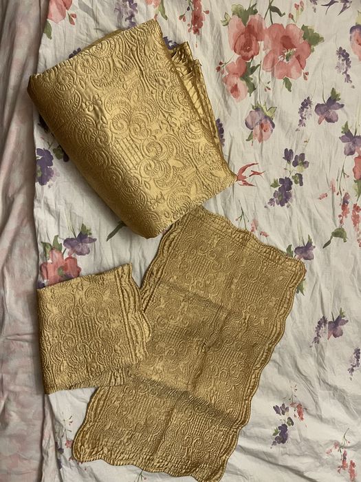 Покрывало золотое