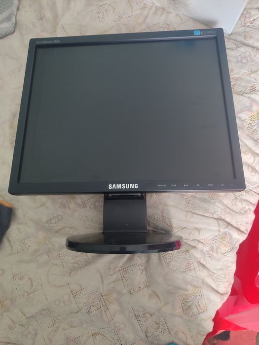 Мониторы "17" 2 шт