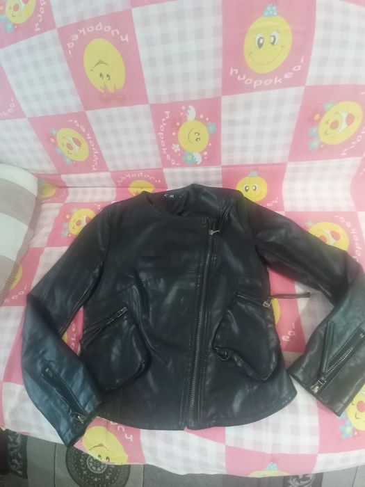 Продам две курточки на весну