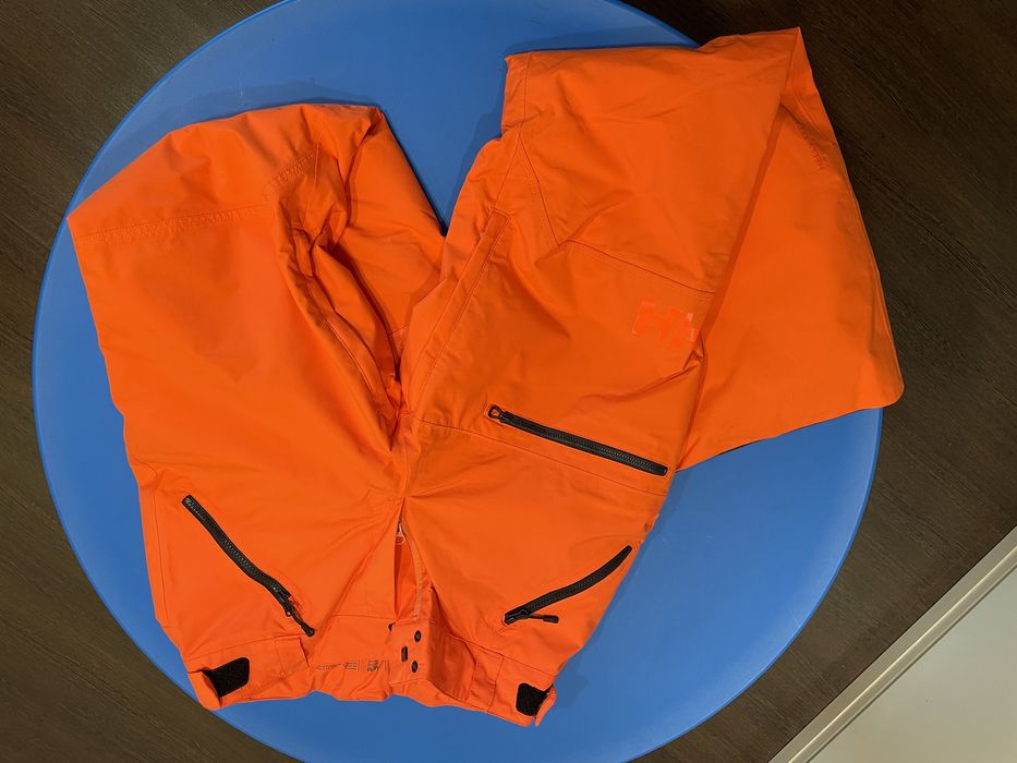 Vând pantaloni schi Helly Hansen - NOI