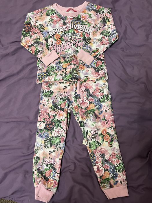 Одежда на девочку 110 размер (+-4 г)