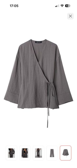 Продам костюм серого цвета.