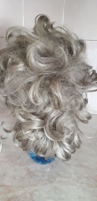 Продавам  употребявана  перука