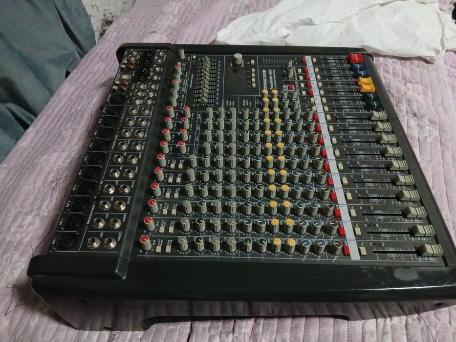 Dinacord pult mikwer sotiladi,P argenal