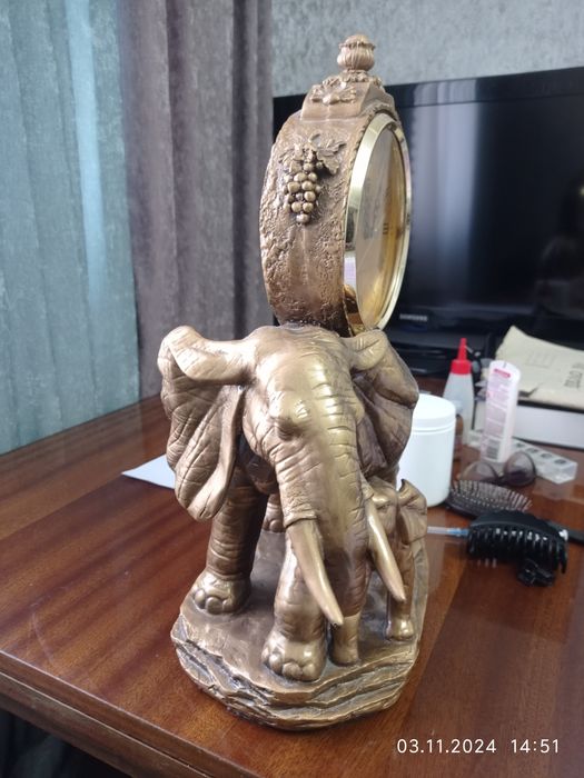 Часы сувенирные настольные