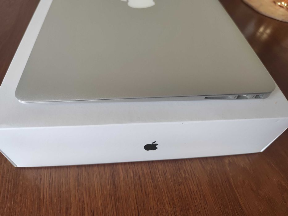 MacBook Air 13.3" early 2017 A1466 1.8GHz 8Gb RAM 128Gb SSD