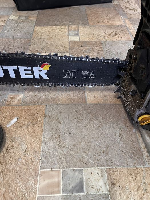 Продам бензопилу