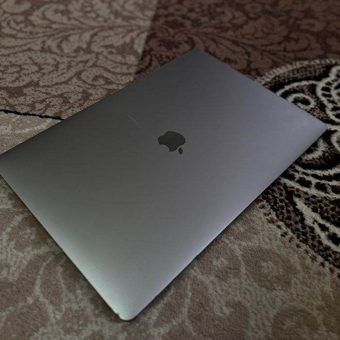 Macbook Pro i9 USA