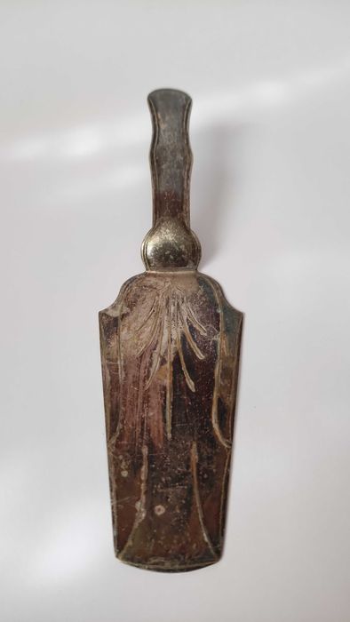 Посребрена шпатула за сервиране на торта