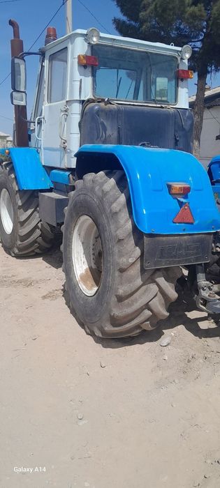 T 150 traktor sotiladi