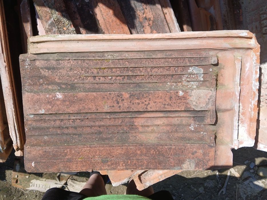 Vând țiglă  preț 0,50bani