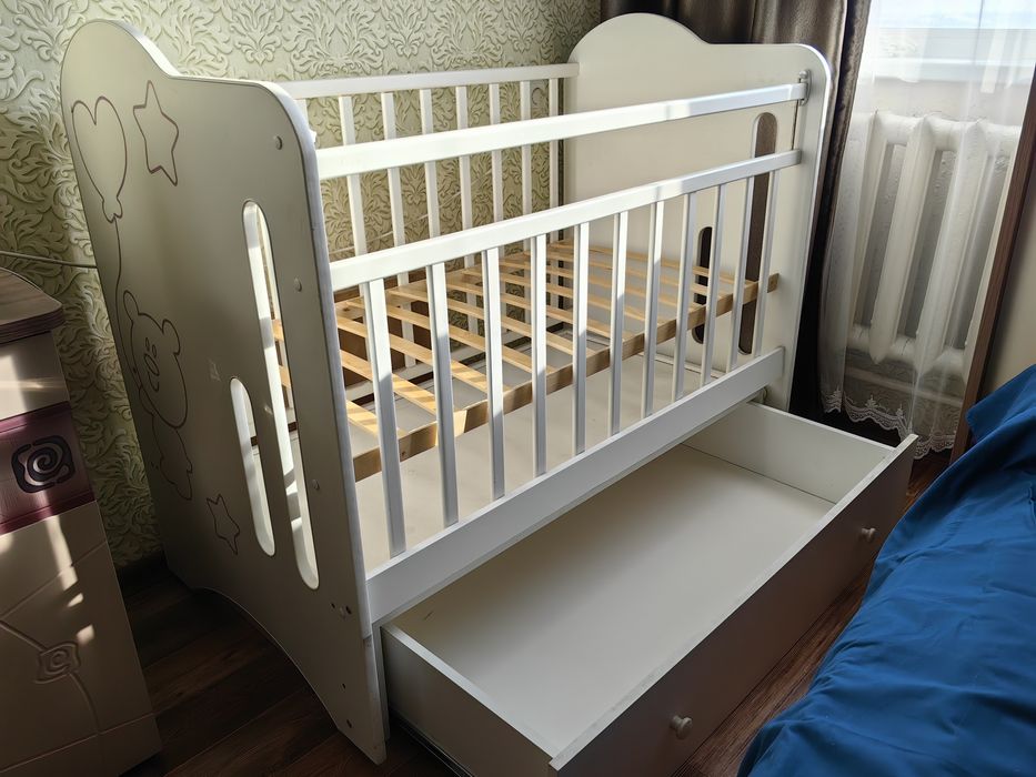 Детская кровать маятник