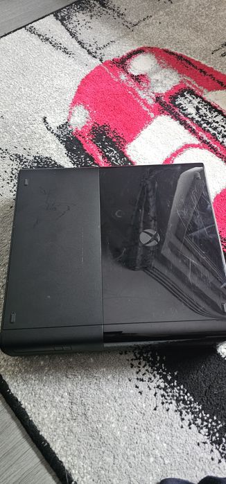 Xbox 360 E 500GB cu toate acesoriile,fara controller