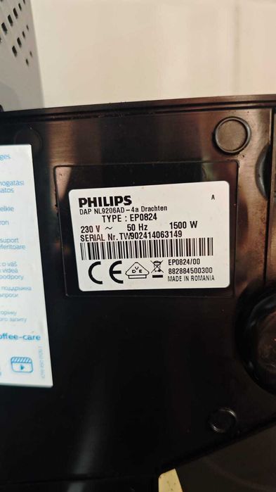 Espressor automat Philips EP0824/00 seria 800 + filtru de calcar si apa + decalcificator