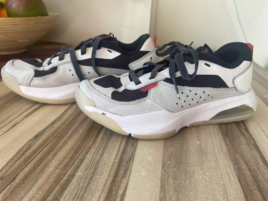 Air Jordan , 38.5 stare buna de purtat.