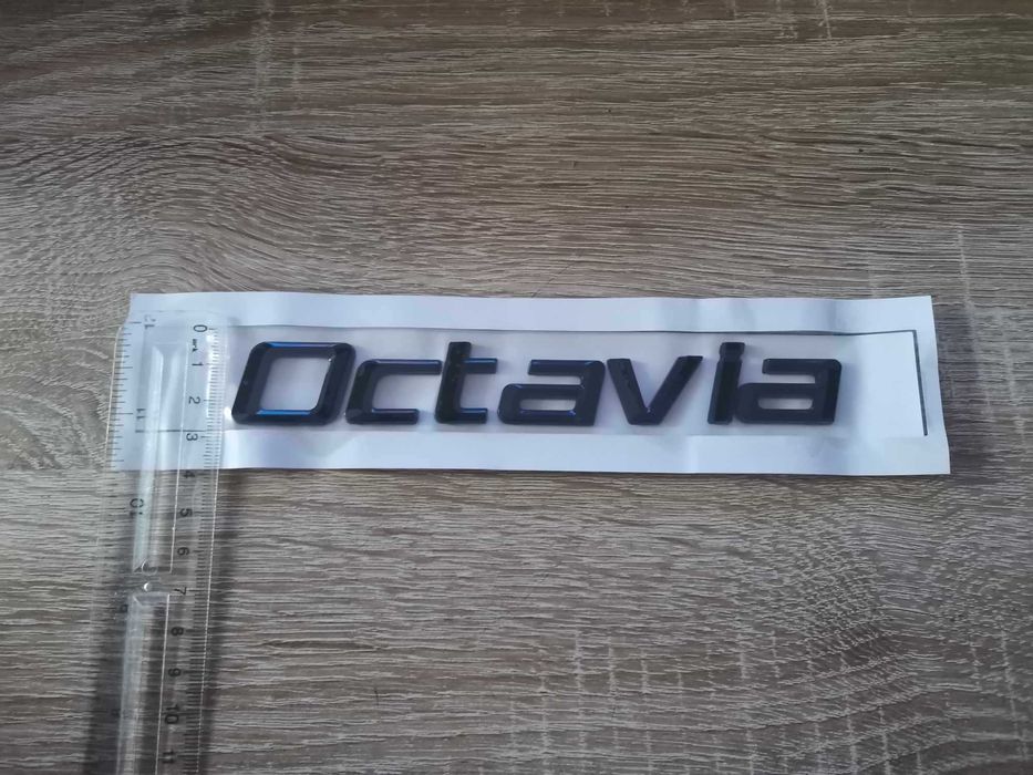 Skoda Octavia черен надпис стар стил