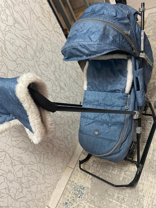 Продам зимнюю коляску