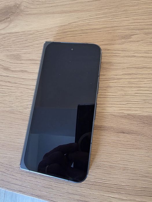 Smartphone Google Pixel 9 Pro Flod