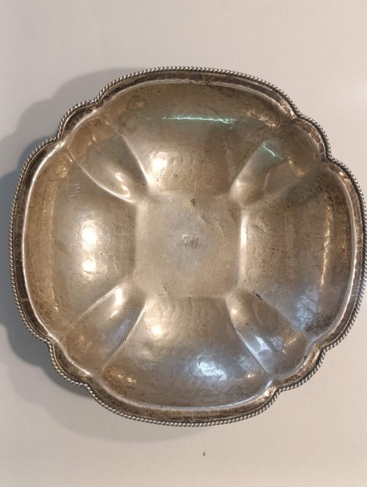 Сребърна купичка