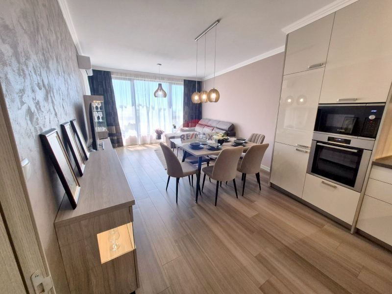 Дава се под наем Двустаен апартамент в Варна, Бриз - 74 кв.м за 1000 € - Снимка #6