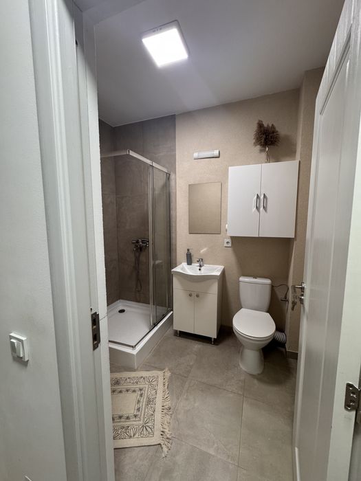 De inchiriat Apartament cu 2 camere mobilat utilat parcare