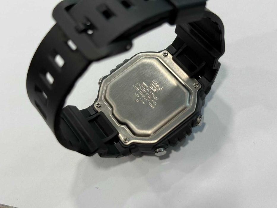 Casio AE-1600H-1AVEF