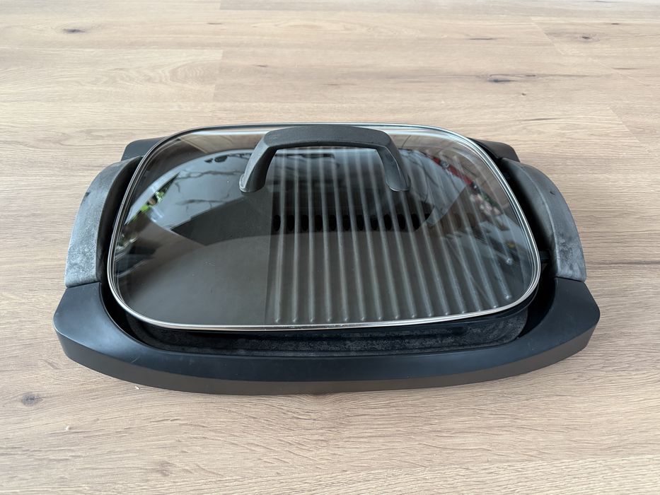 Скара/Грил Tefal 2000W с незалепващо покритие и темпериран капак