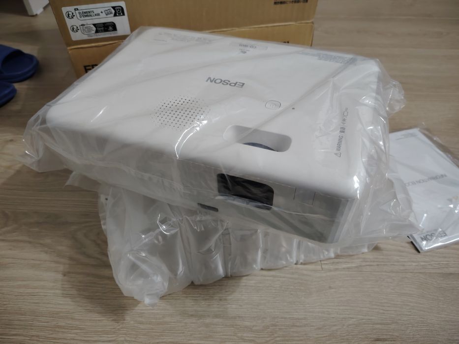 Проектор EPSON CO-W01